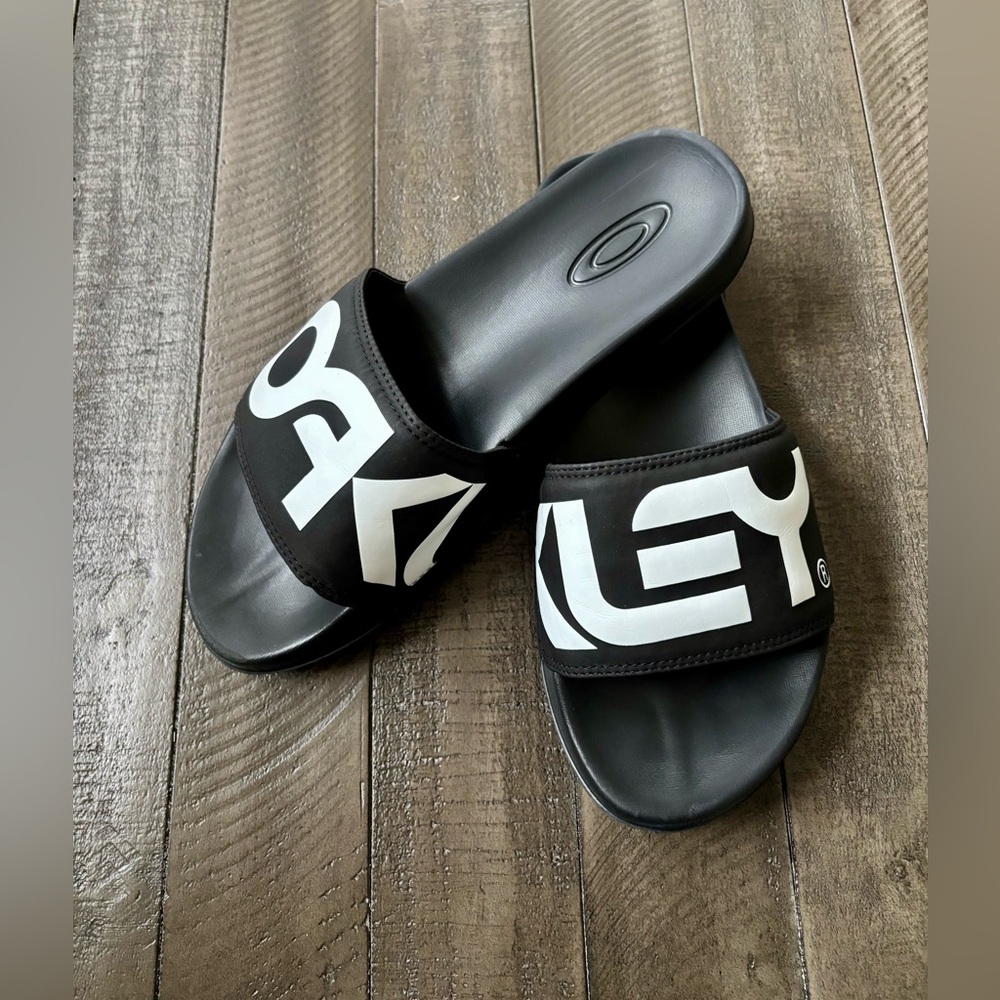 BRAND NEW Oakley Black Slide Footwear